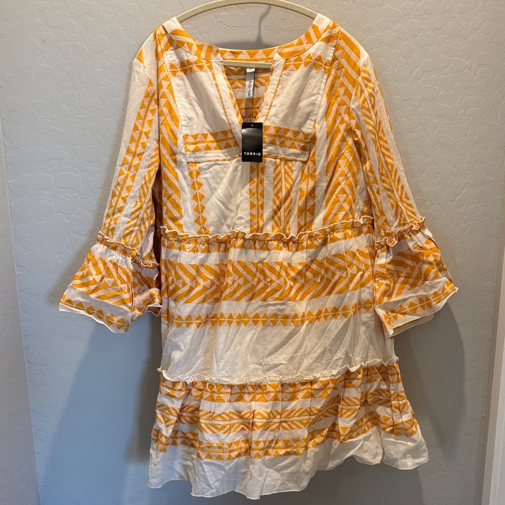 torrid NWT perfect condition 
Yellow and White Dress